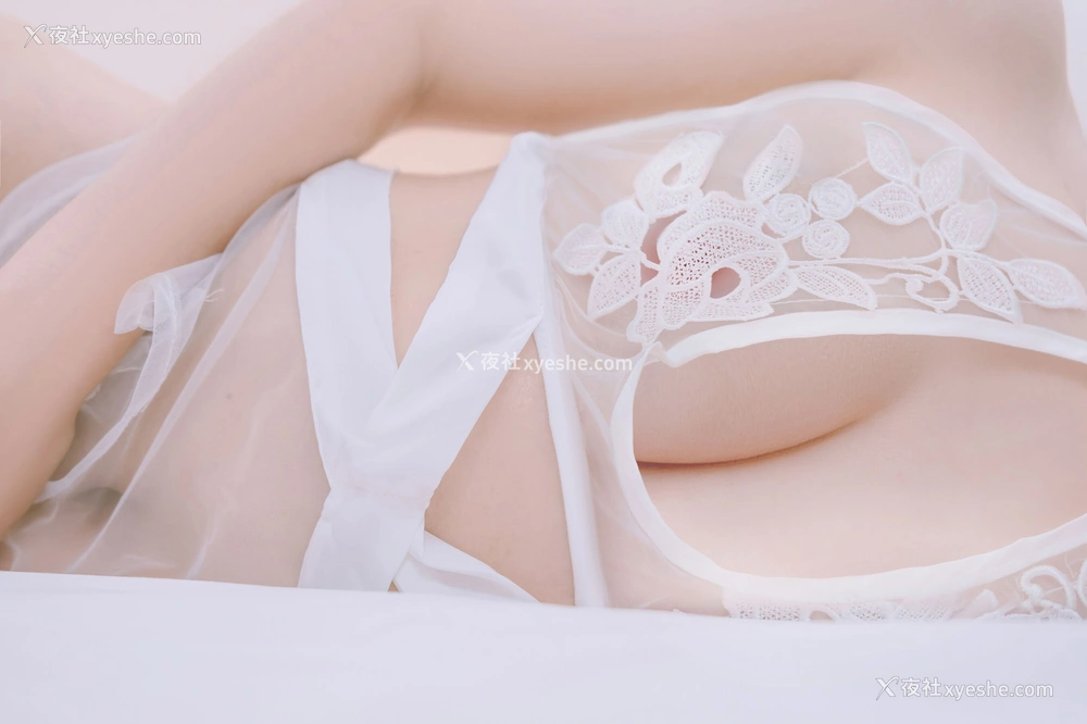 1P - eloise软软《透视白旗袍》