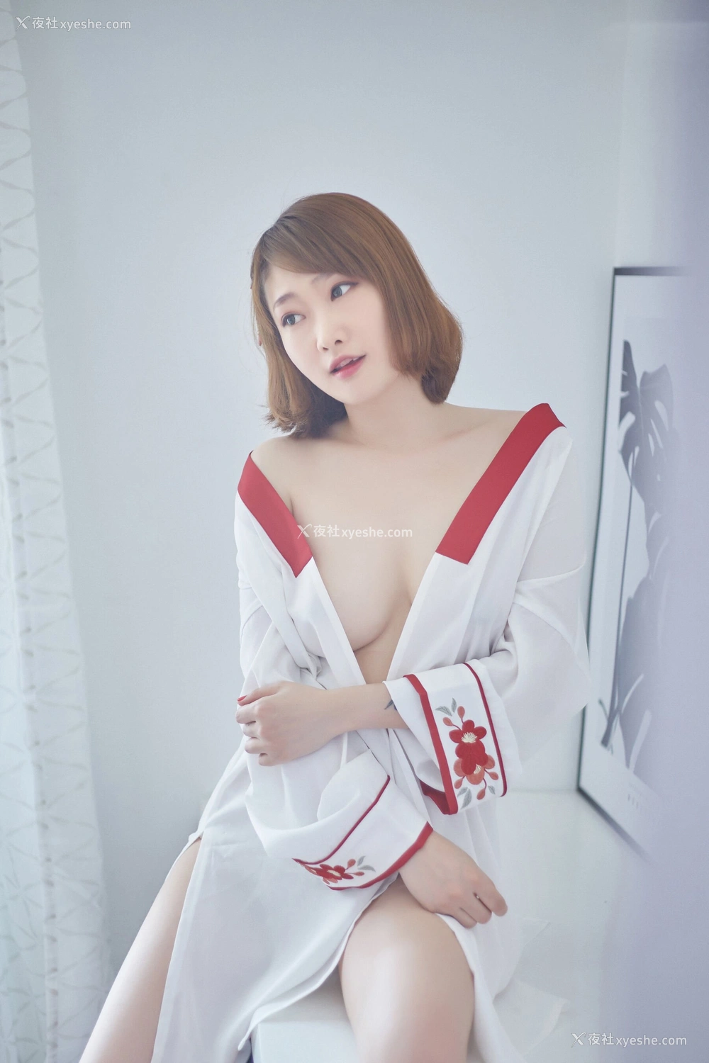 1P - 国模琳达人体私拍套图
