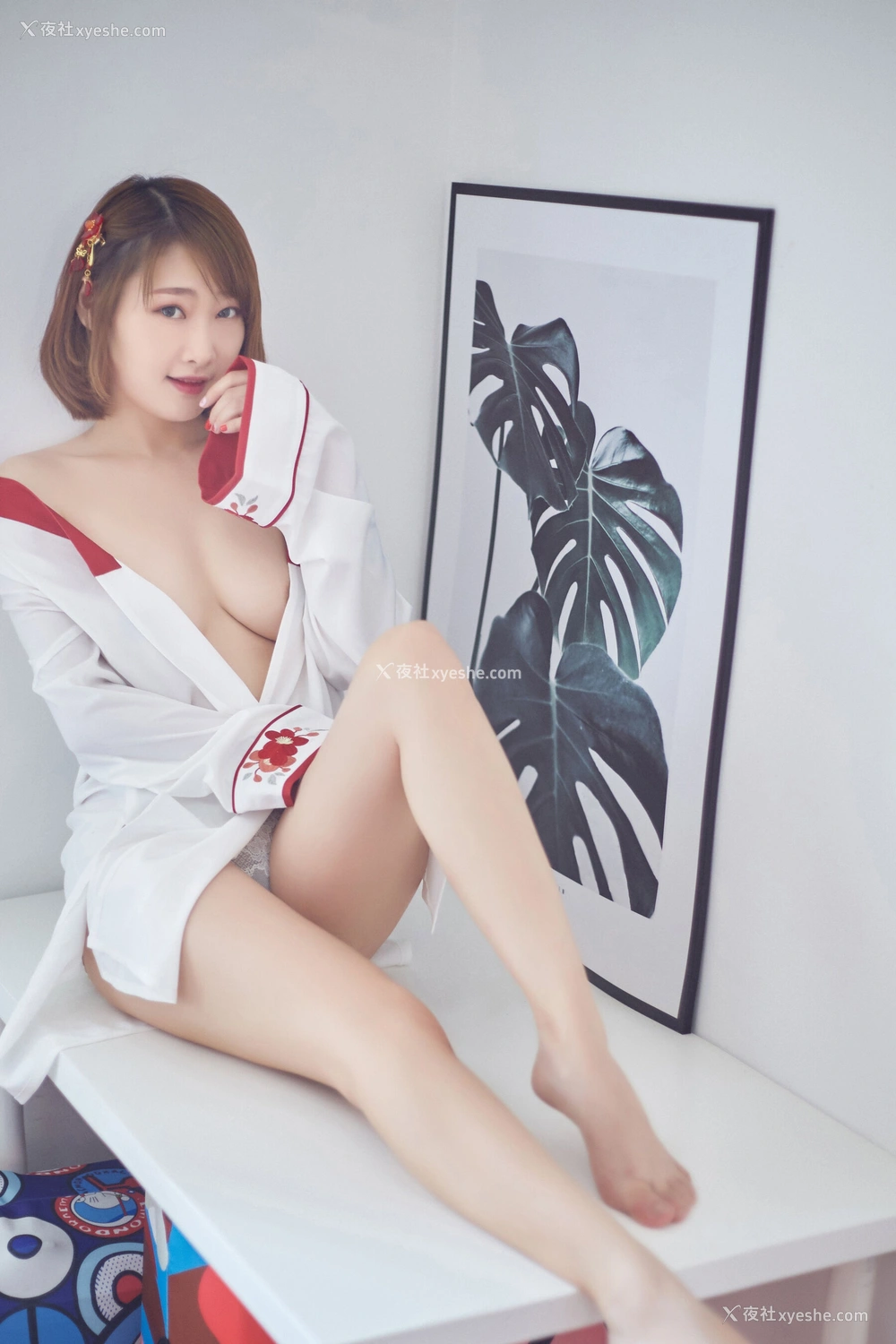 1P - 国模琳达人体私拍套图