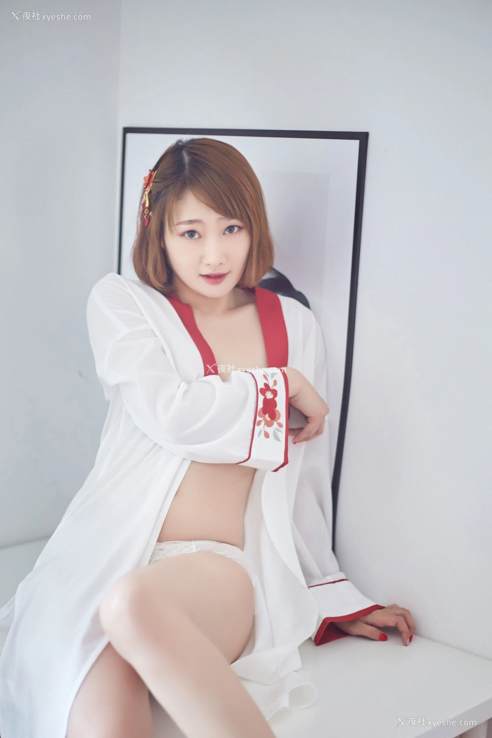 1P - 国模琳达人体私拍套图