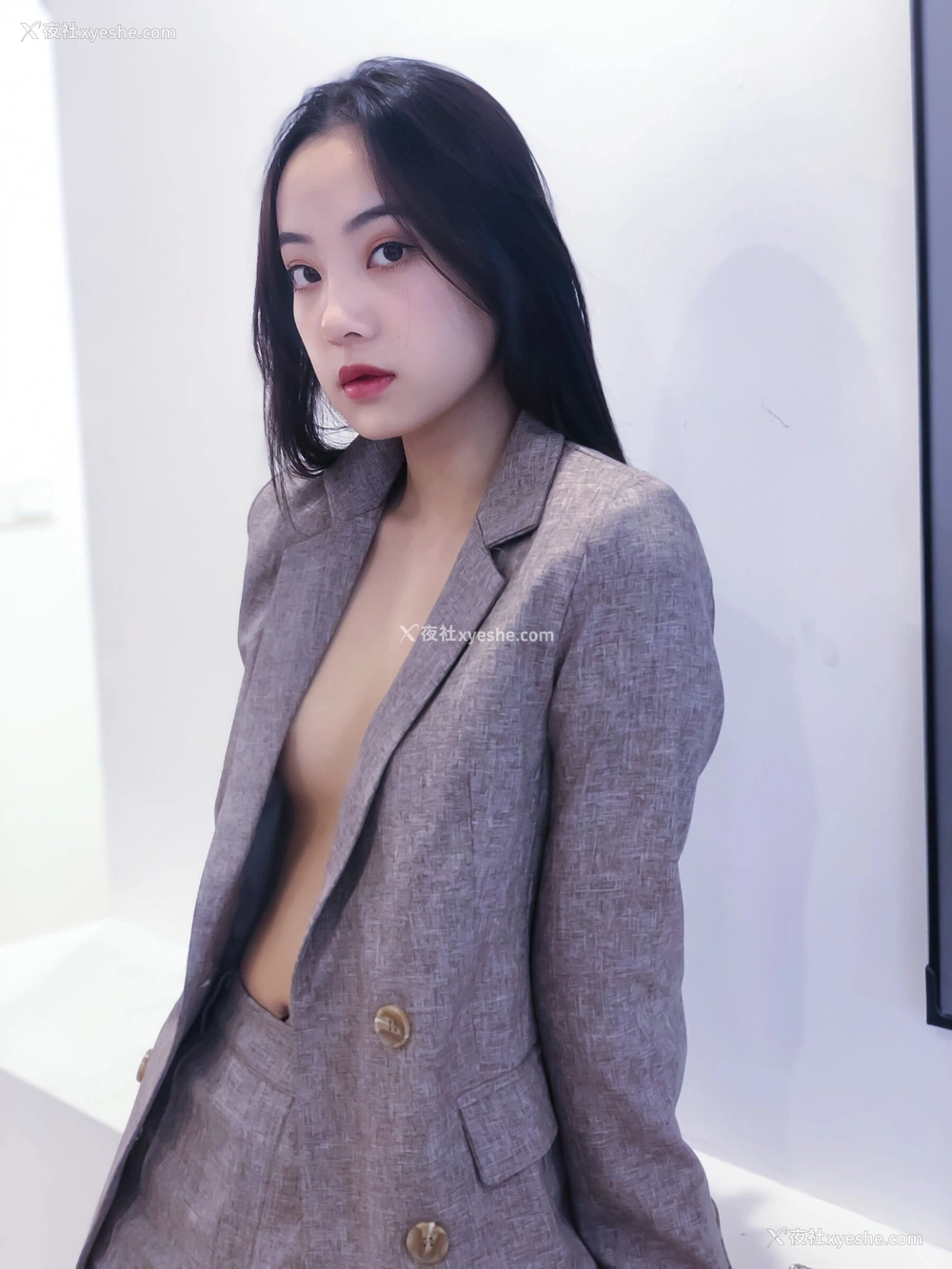 1P - 婕哥《小西装》