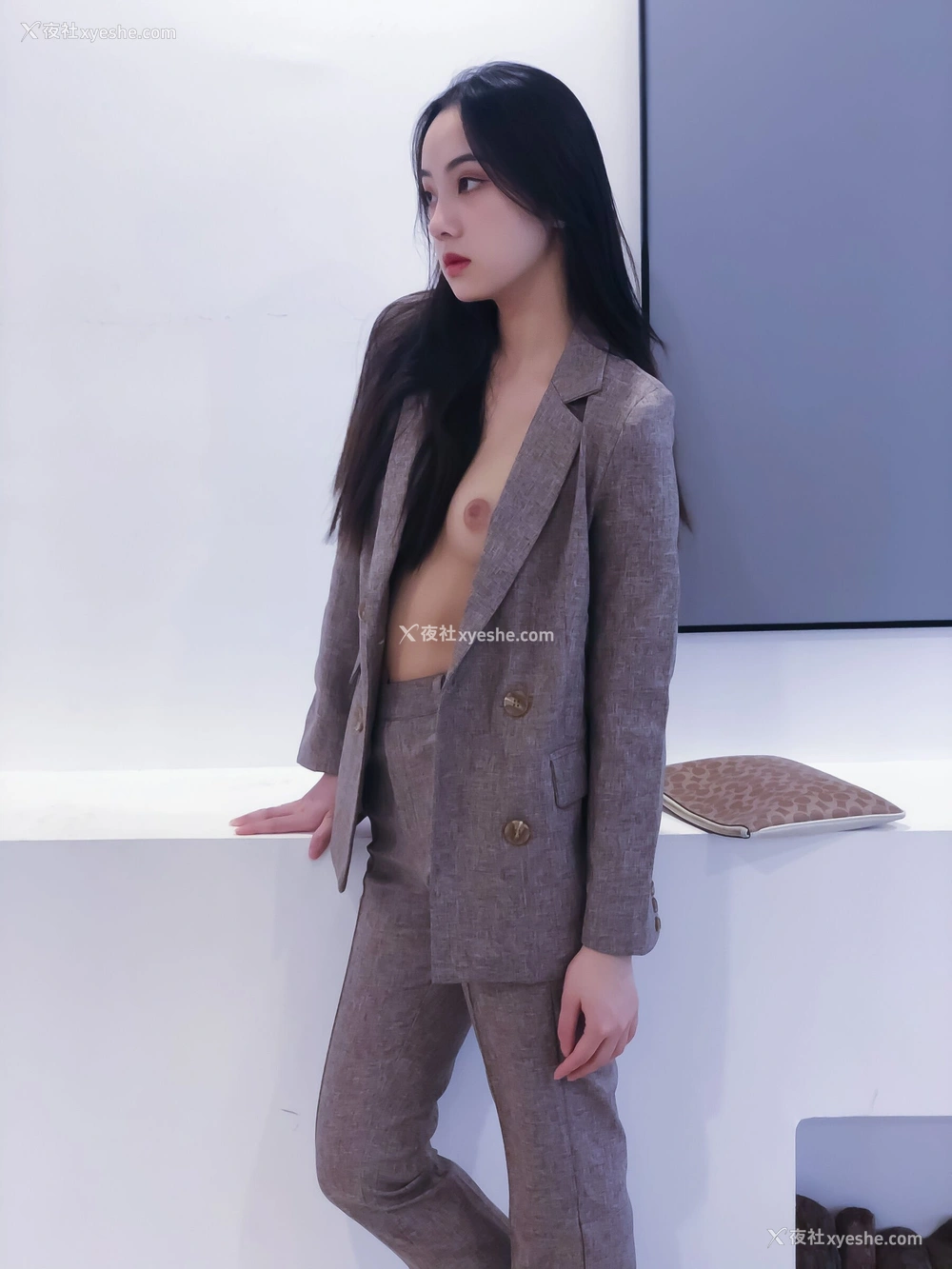1P - 婕哥《小西装》