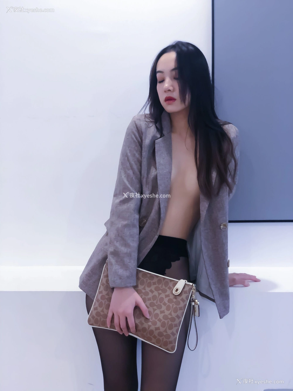 1P - 婕哥《小西装》