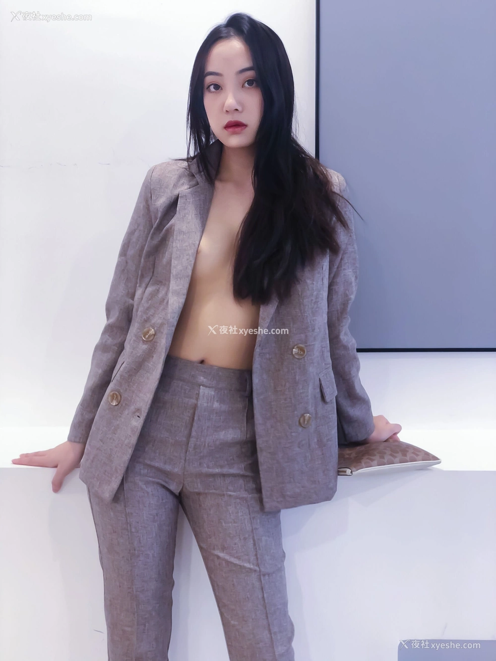 1P - 婕哥《小西装》