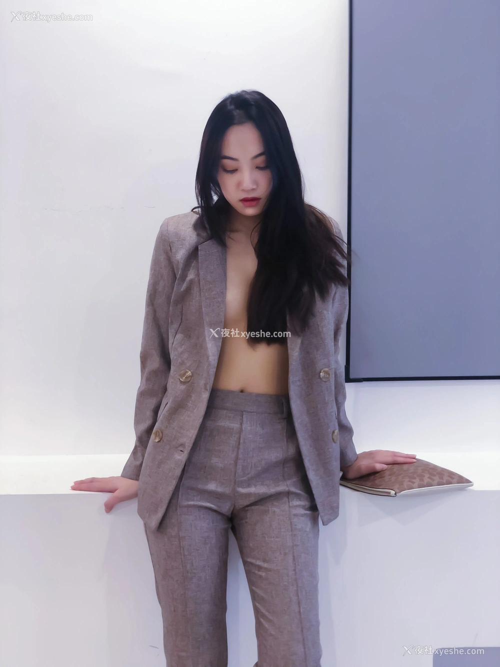 1P - 婕哥《小西装》