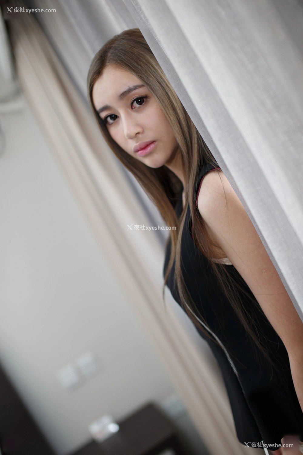 1P - 国模左儿性感写真套图