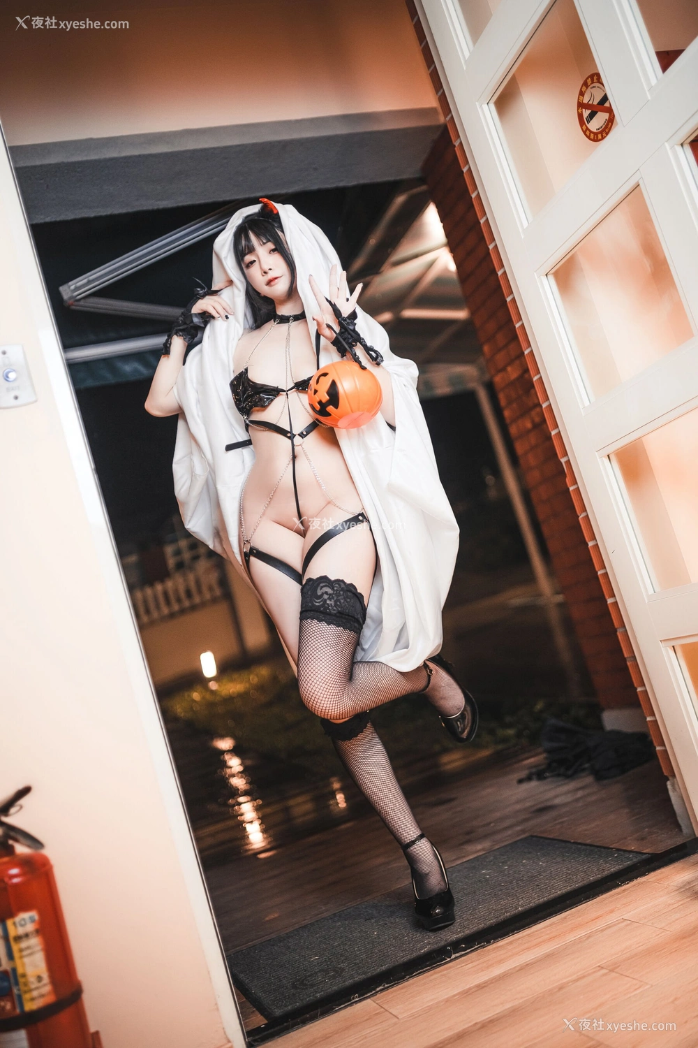 1P - 落落Raku《Trick or Treat 不给糖就捣蛋》