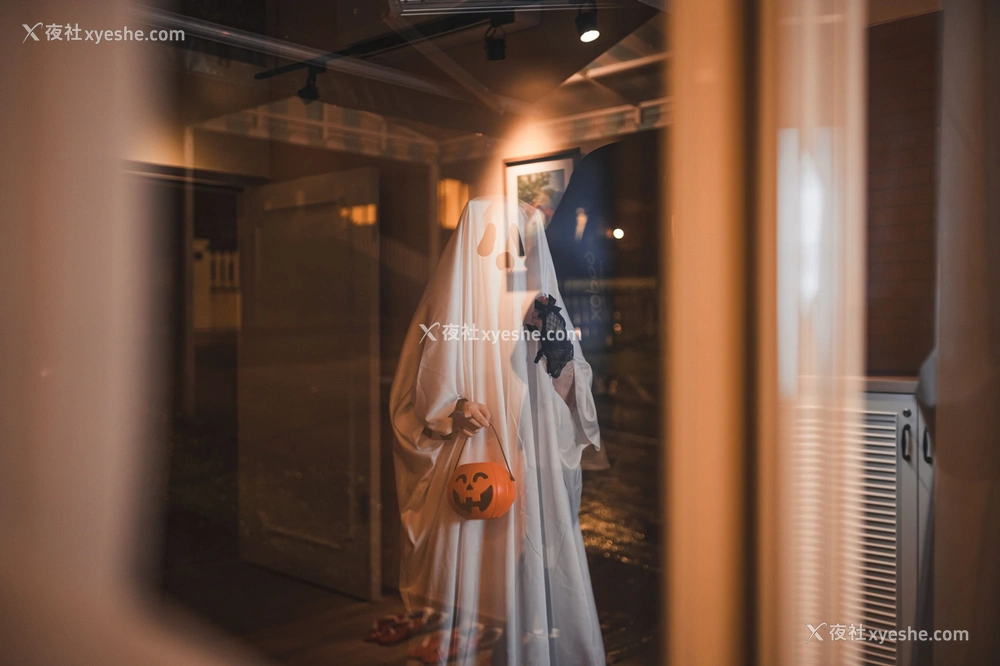 1P - 落落Raku《Trick or Treat 不给糖就捣蛋》