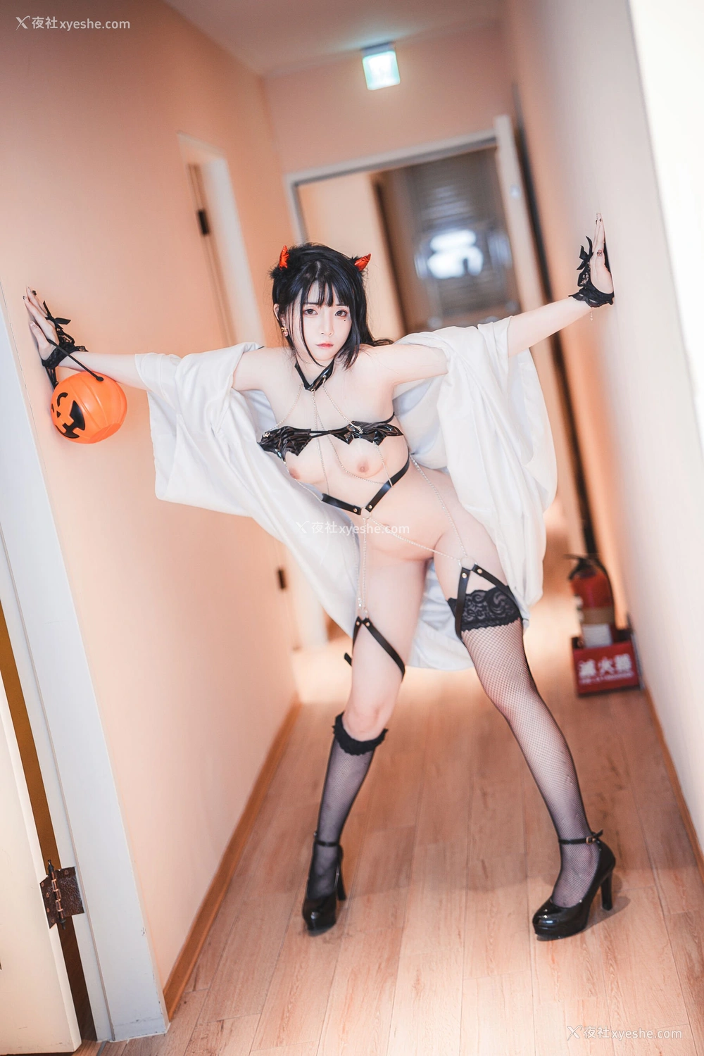1P - 落落Raku《Trick or Treat 不给糖就捣蛋》