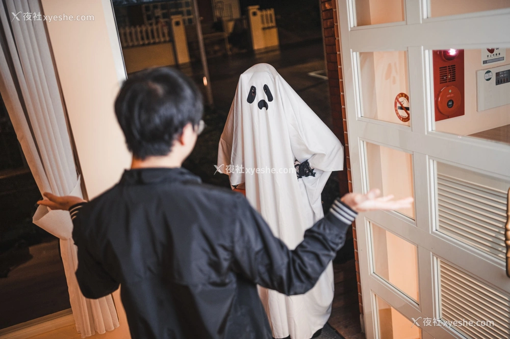 1P - 落落Raku《Trick or Treat 不给糖就捣蛋》