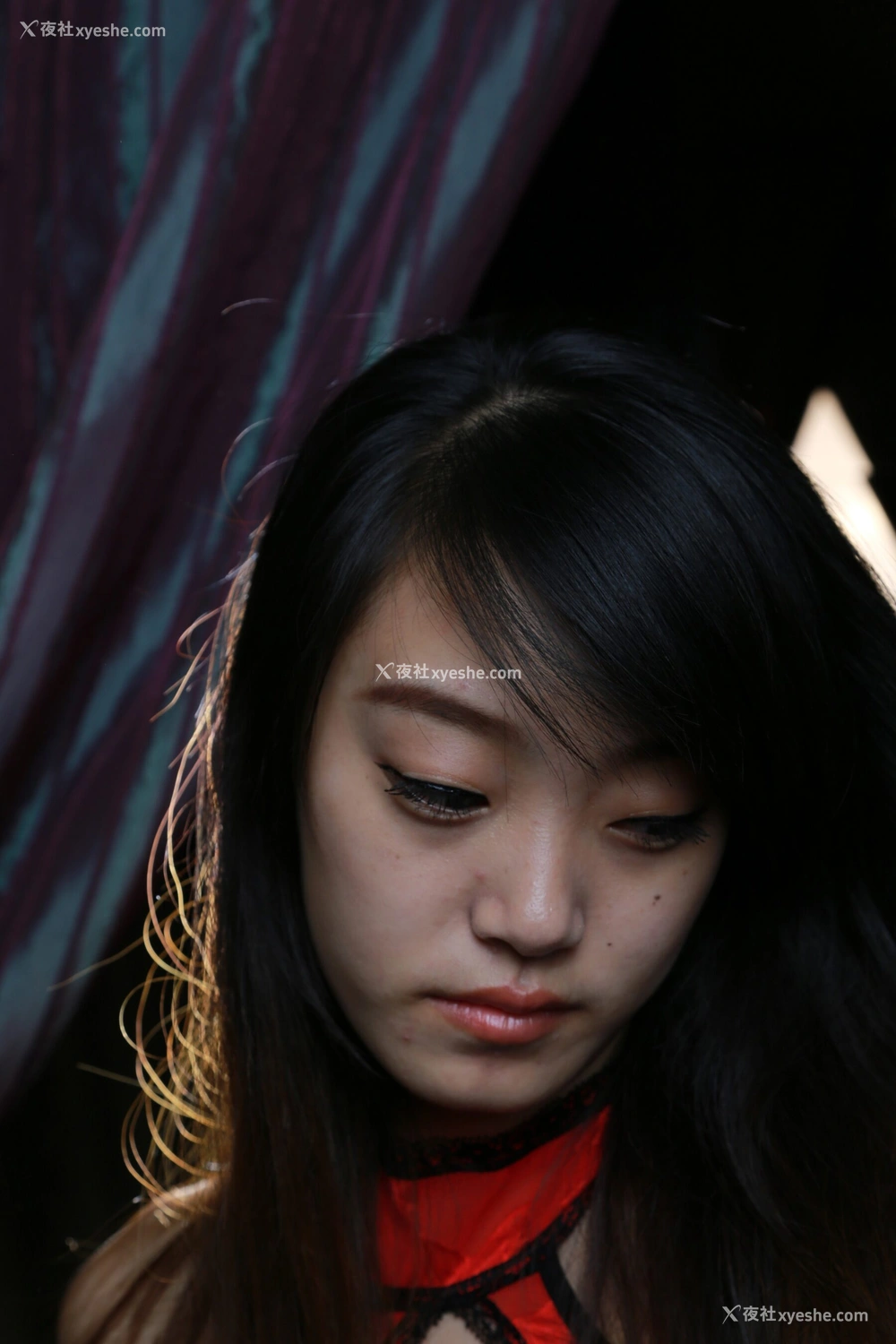 1P - 国模红衣少女人体私拍套图