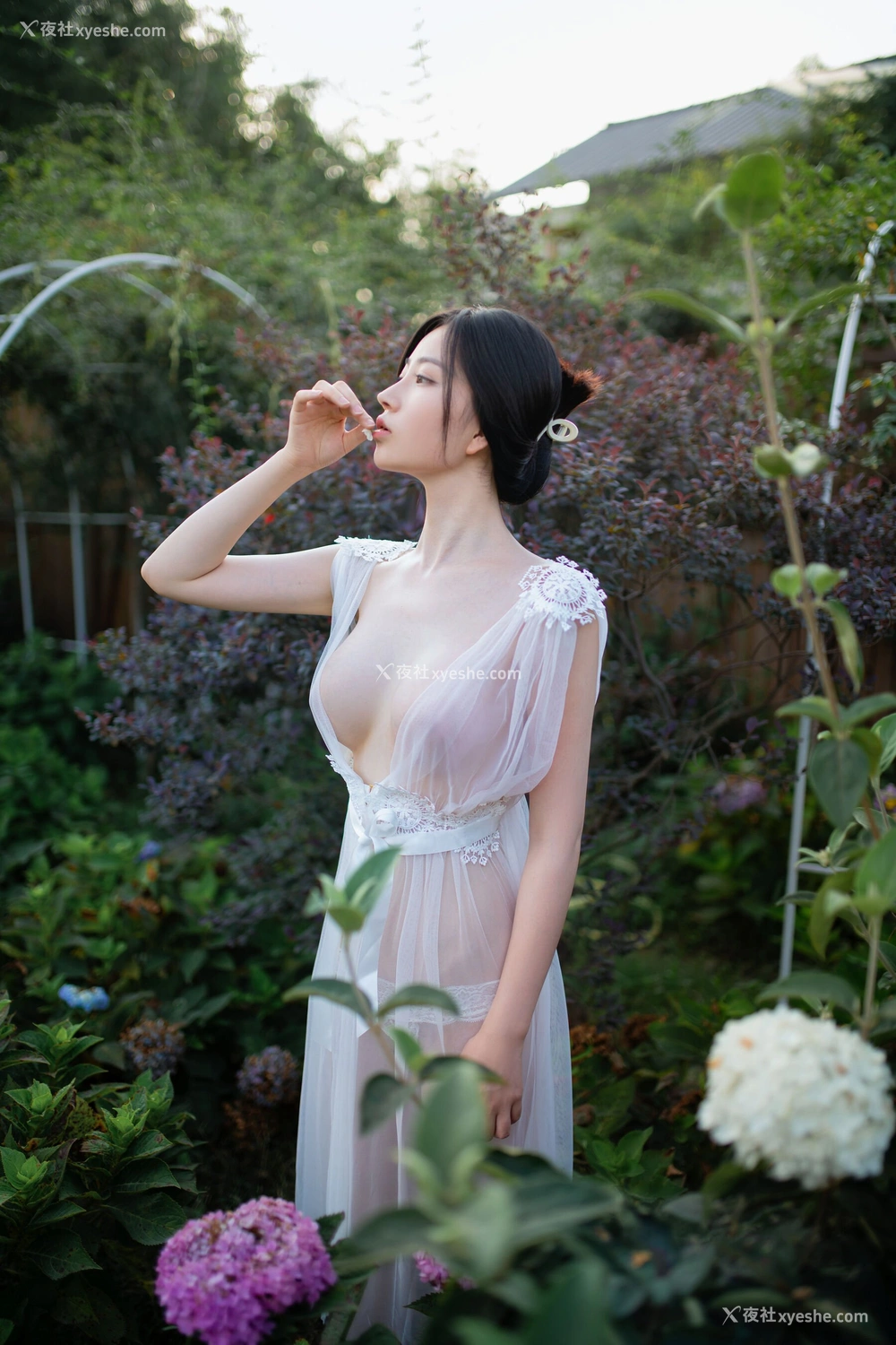 1P - 年年《神明之女》