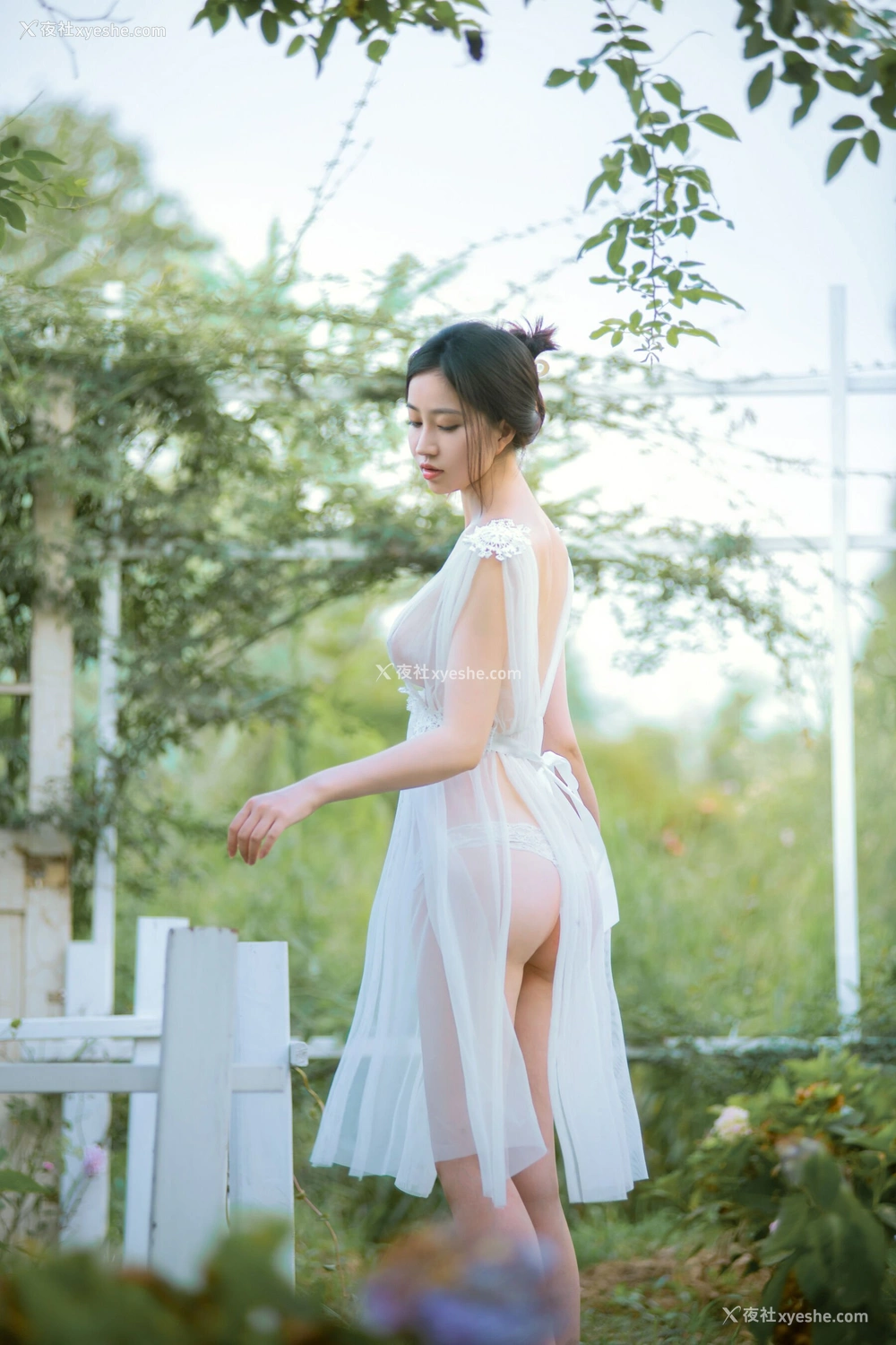 1P - 年年《神明之女》