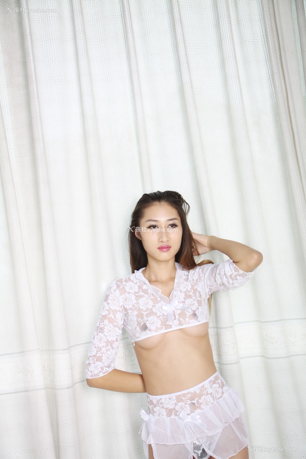 1P - 国模周雅婷人体私拍套图