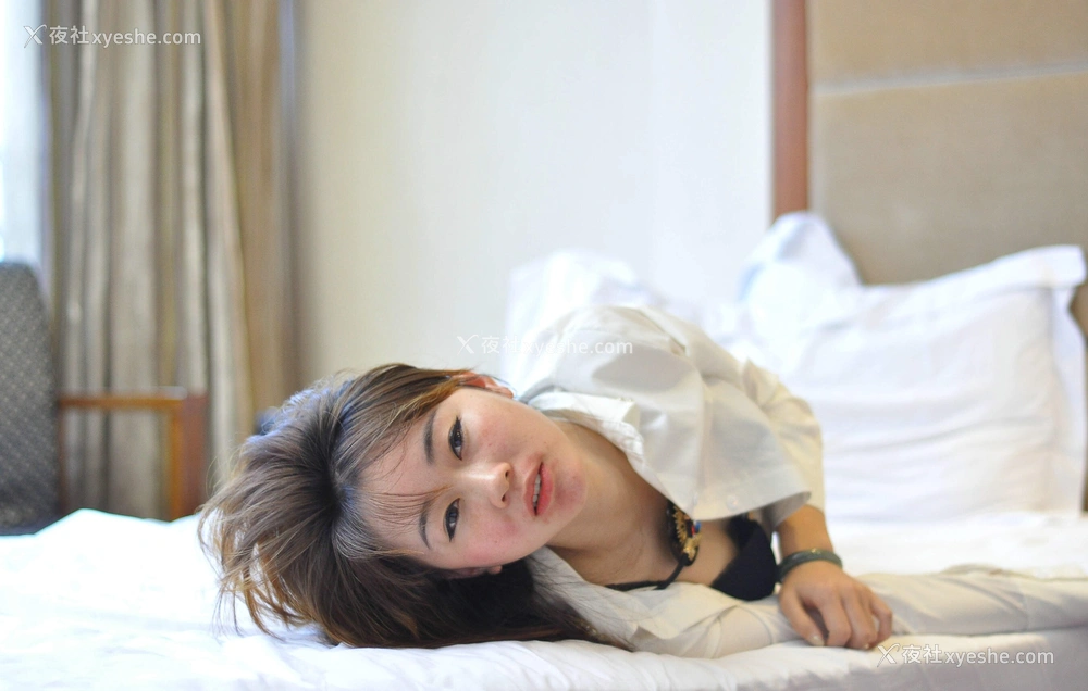 1P - 国模陌陌大尺度性爱人体私拍套图