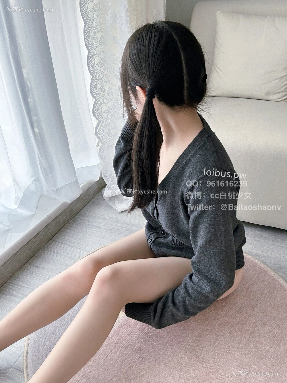 1P - 白桃少女《灰色毛衣》