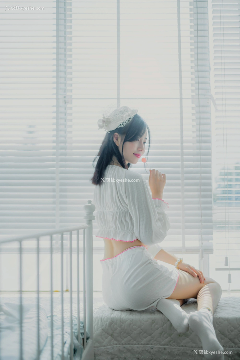1P - 年年《爱吃棒棒糖的少女》