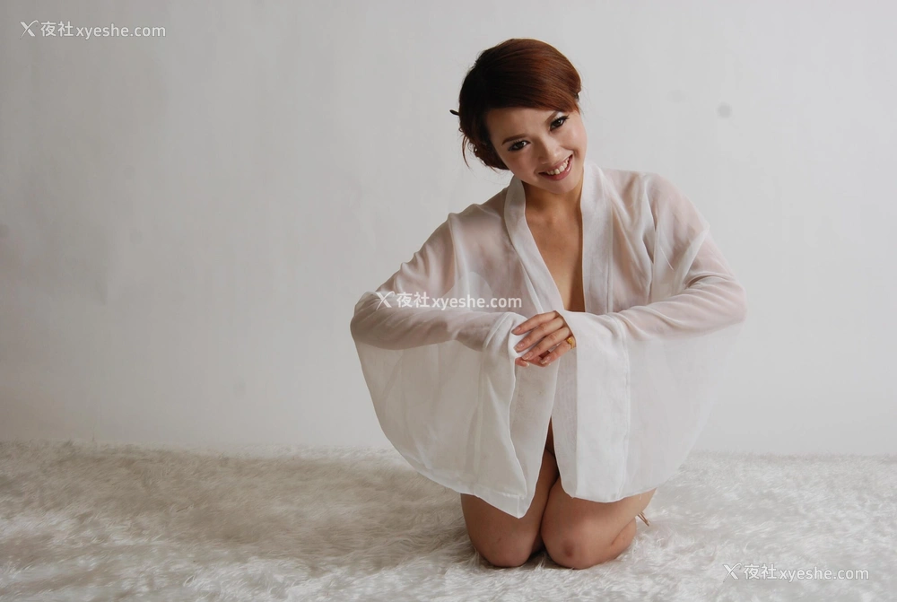 1P - 国模艾玛人体私拍套图
