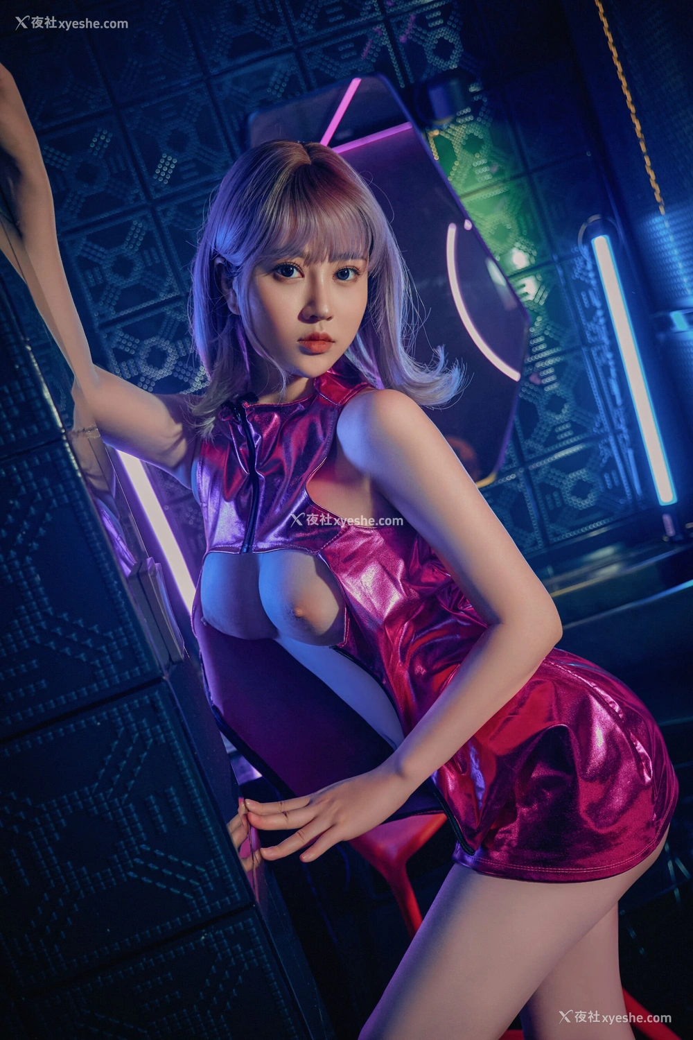 1P - 年年《CyberGirl》