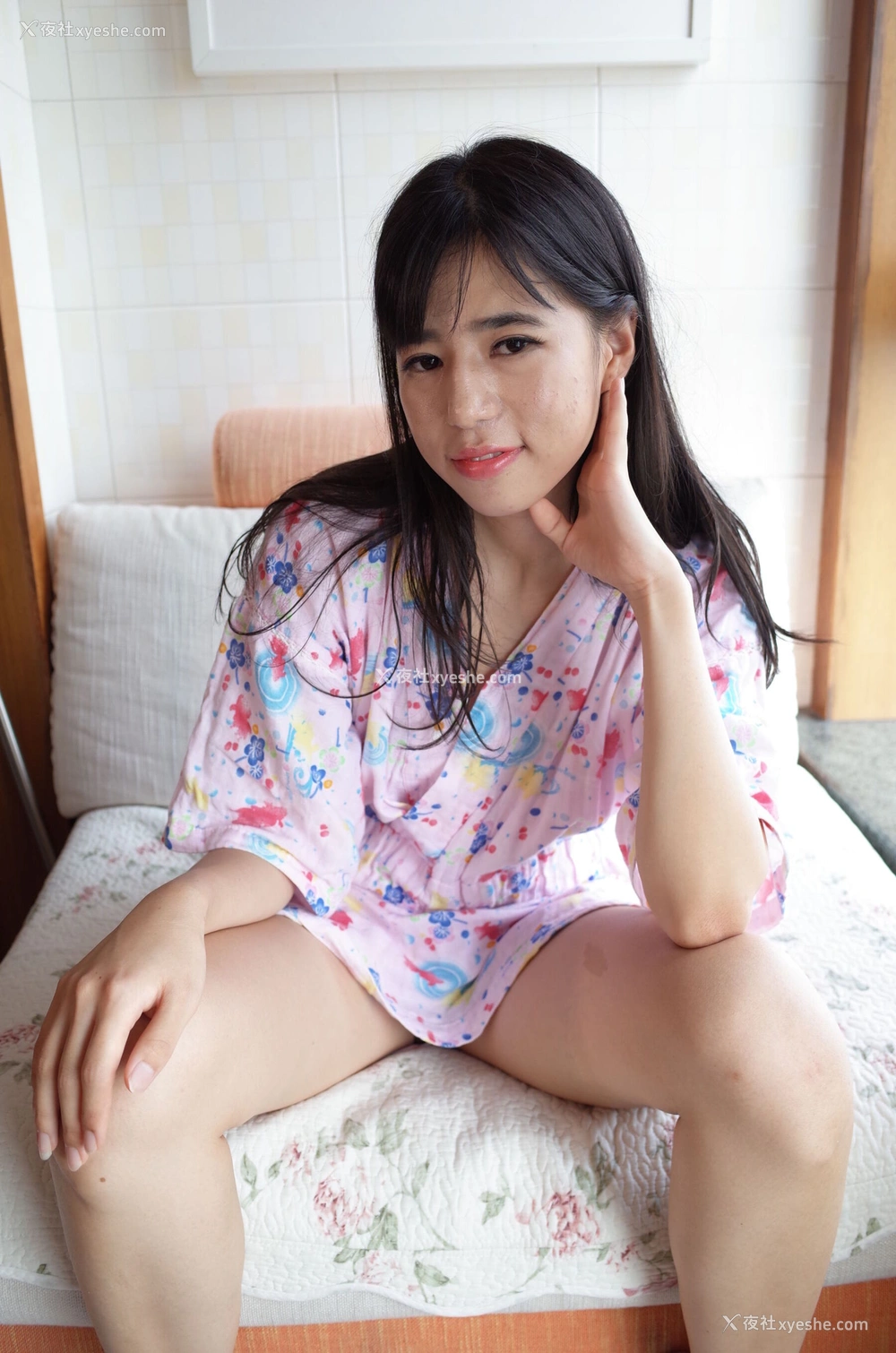 1P - 国模艾栗栗人体私拍套图
