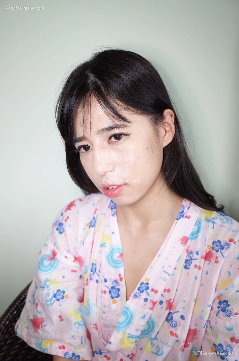 1P - 国模艾栗栗人体私拍套图