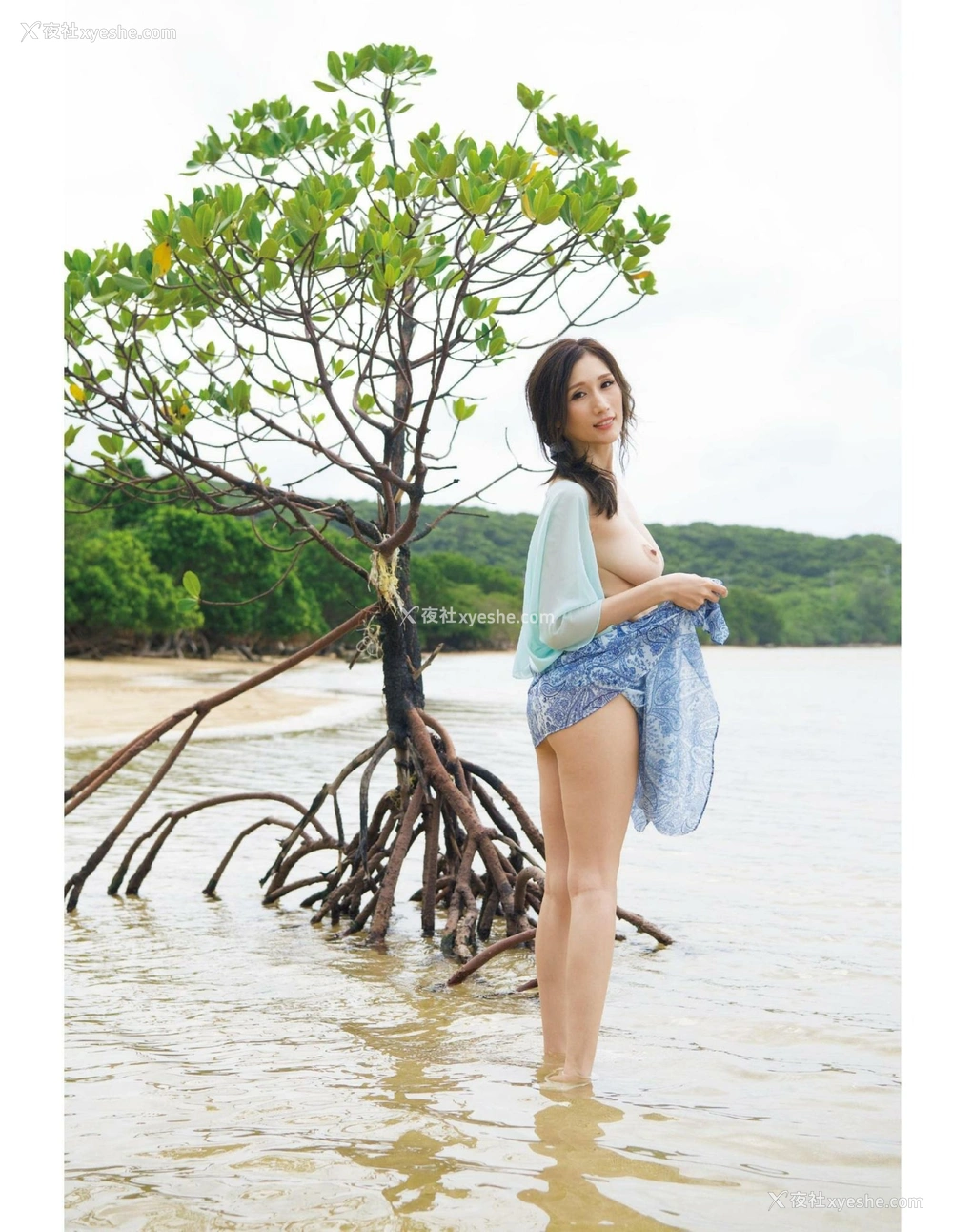 1P - JULIA《secret J》