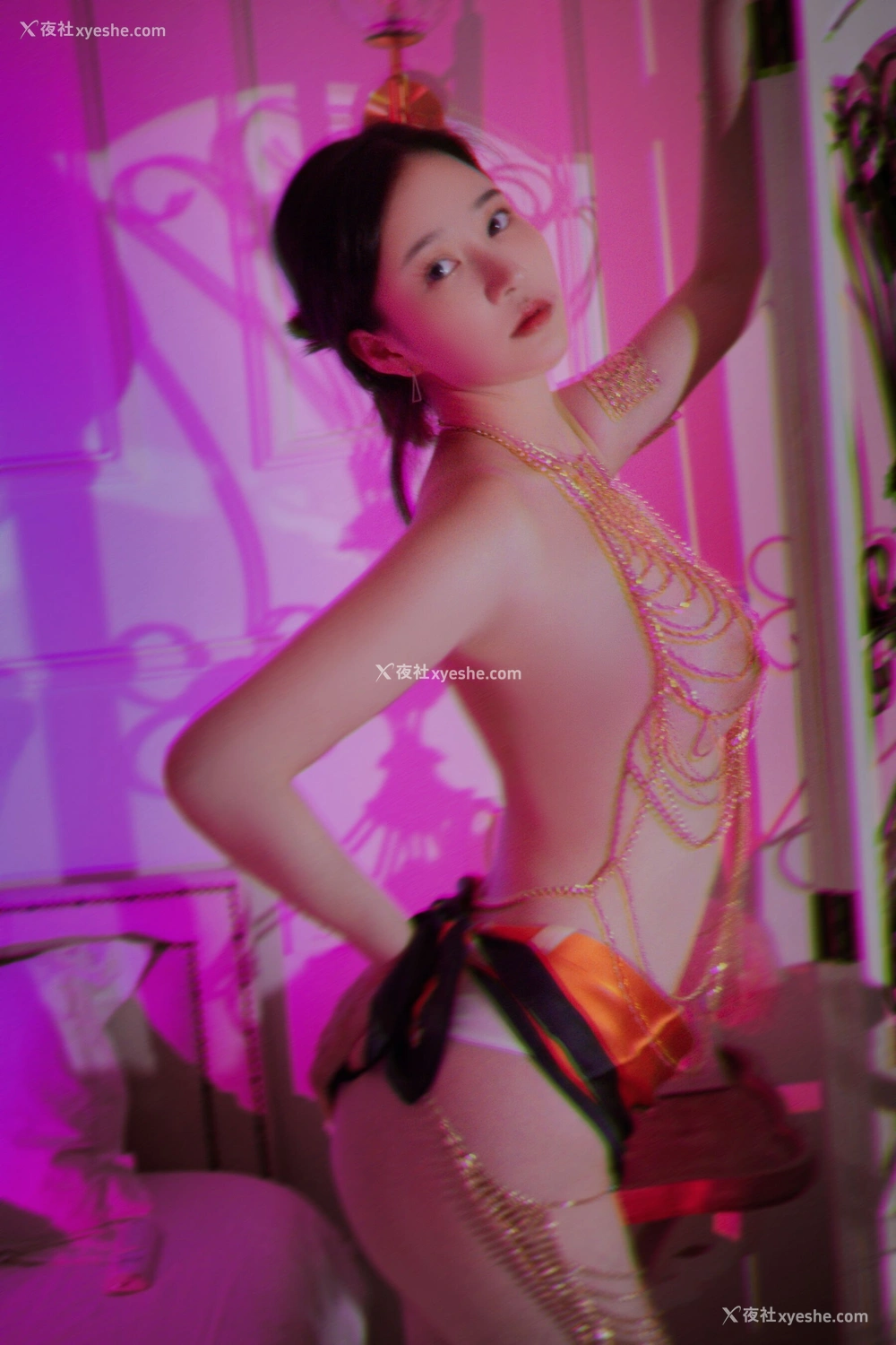 1P - 年年《紫色妖姬》