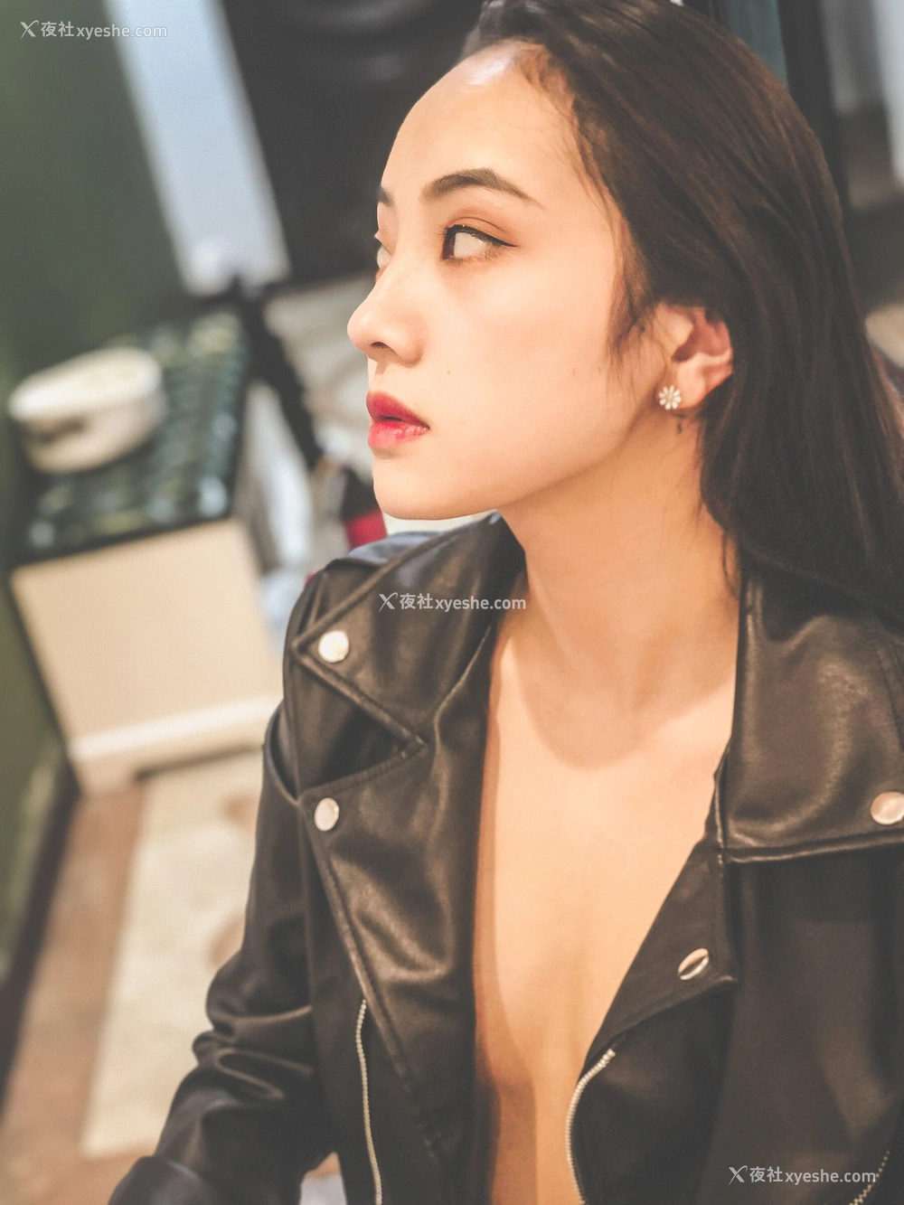 1P - 婕哥《皮衣网袜》