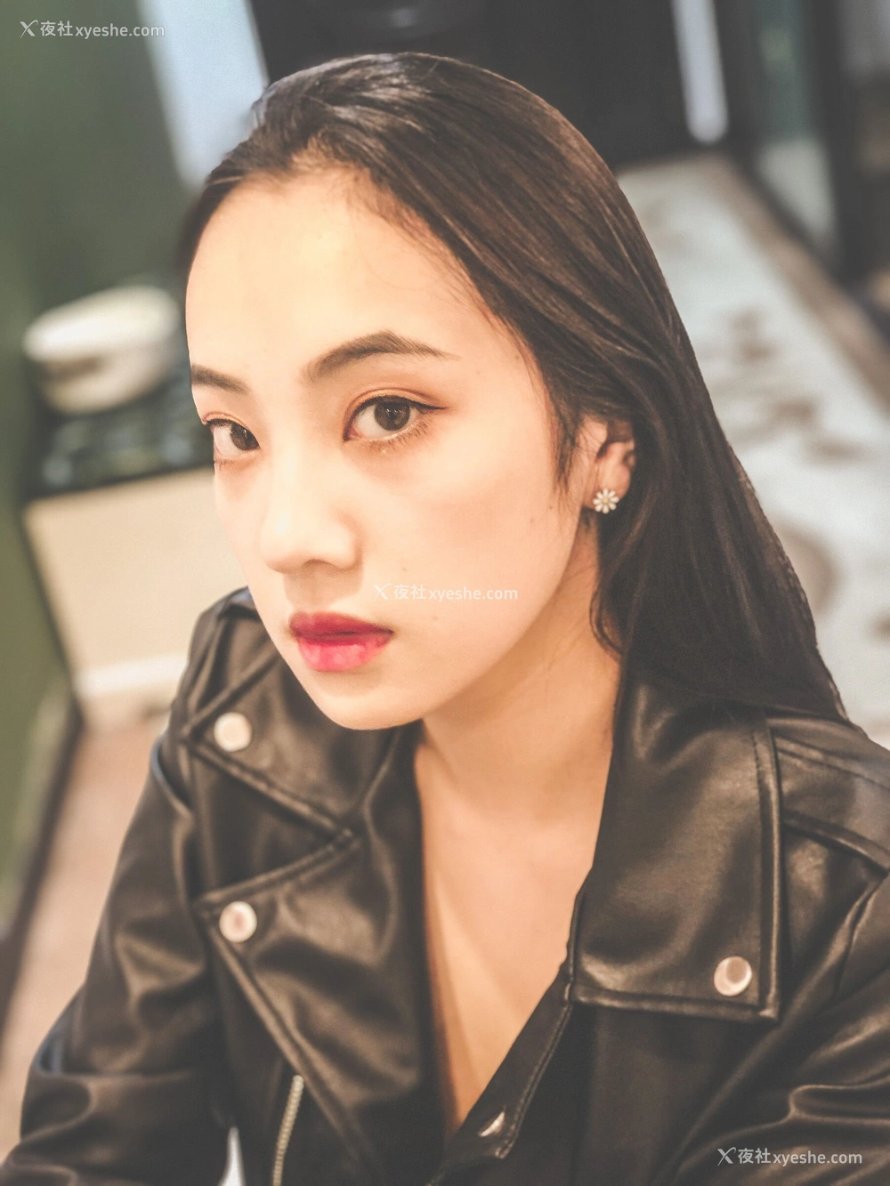1P - 婕哥《皮衣网袜》