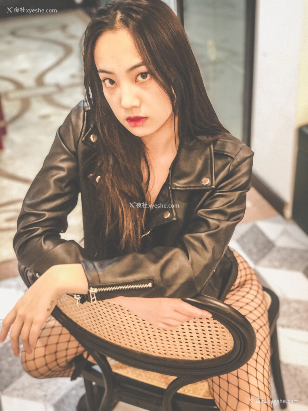 1P - 婕哥《皮衣网袜》