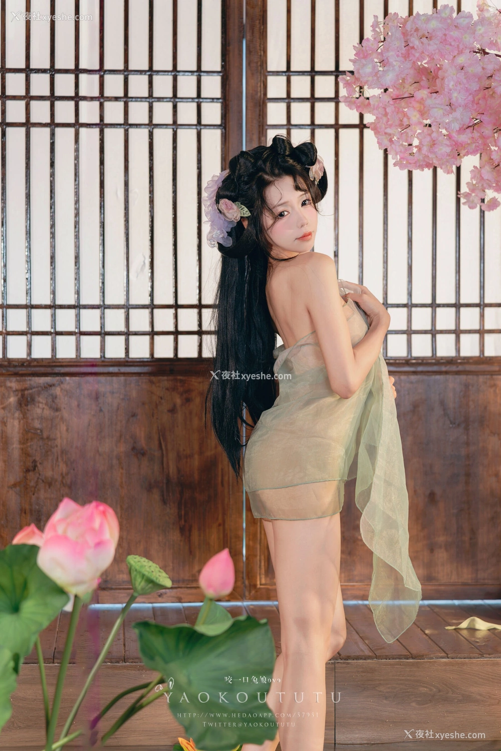 1P - 咬一口兔娘《醉倒荷塘边》