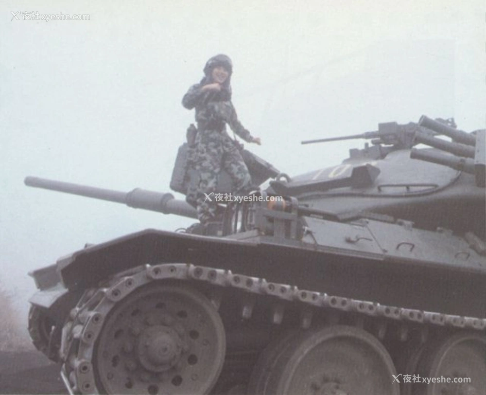 1P - 少女与戦车