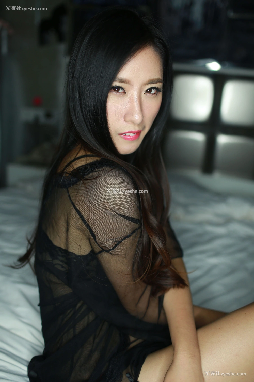 1P - 国模莉莉性感写真套图