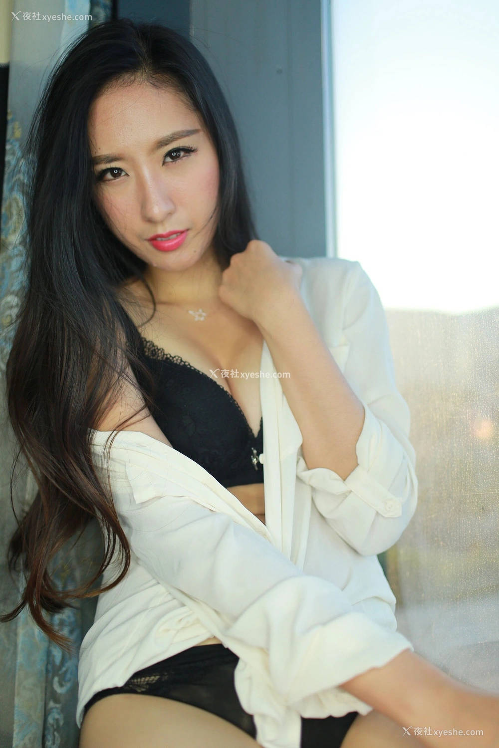 1P - 国模莉莉性感写真套图