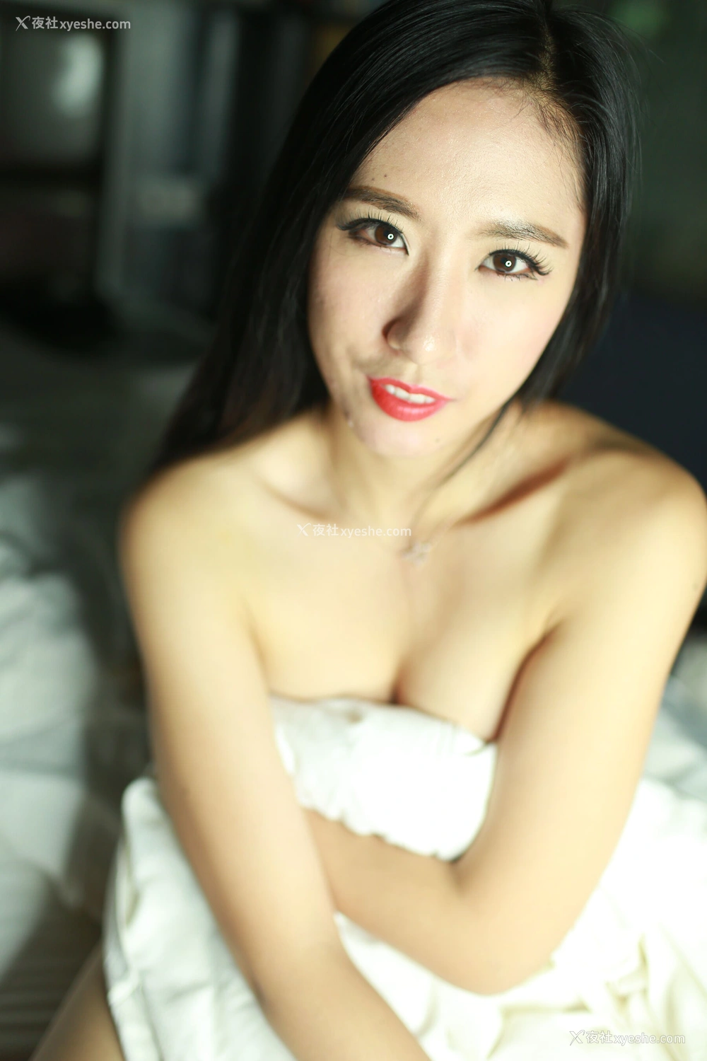 1P - 国模莉莉性感写真套图