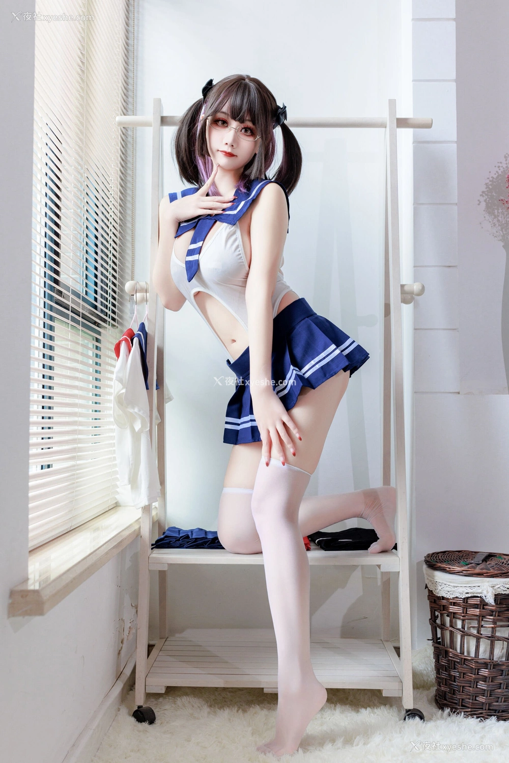 1P - 阿雪雪《连体水手服》