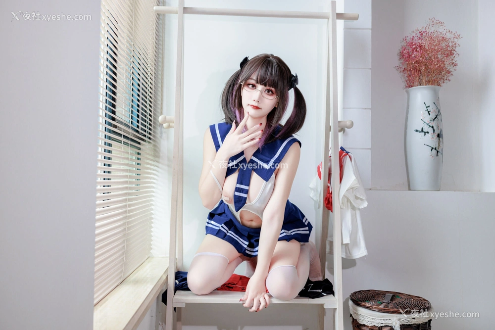 1P - 阿雪雪《连体水手服》