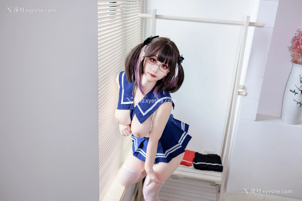 1P - 阿雪雪《连体水手服》