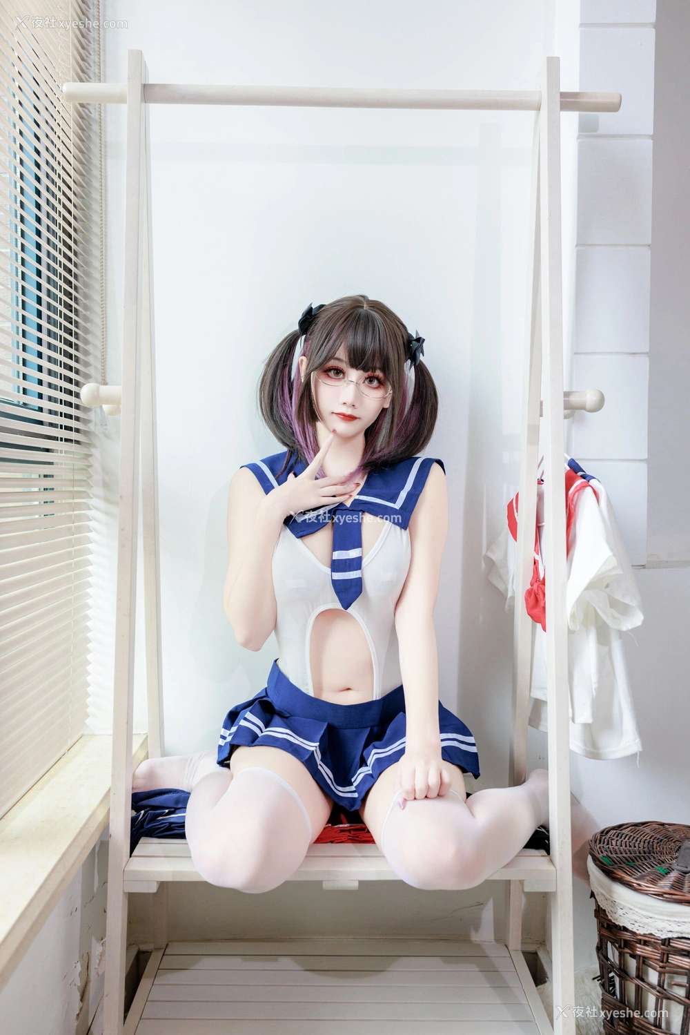 1P - 阿雪雪《连体水手服》