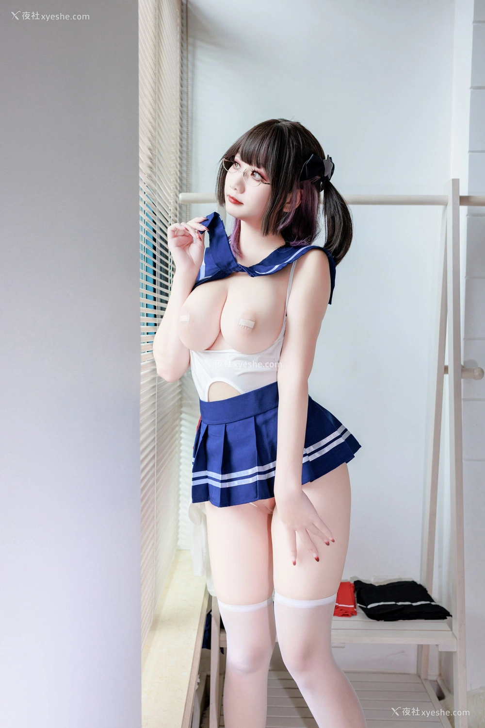 1P - 阿雪雪《连体水手服》