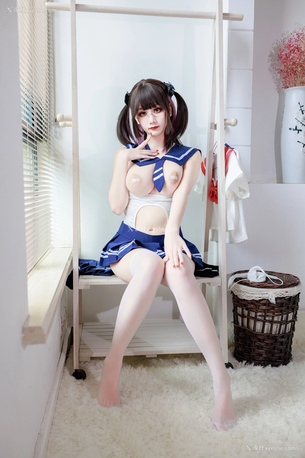 1P - 阿雪雪《连体水手服》