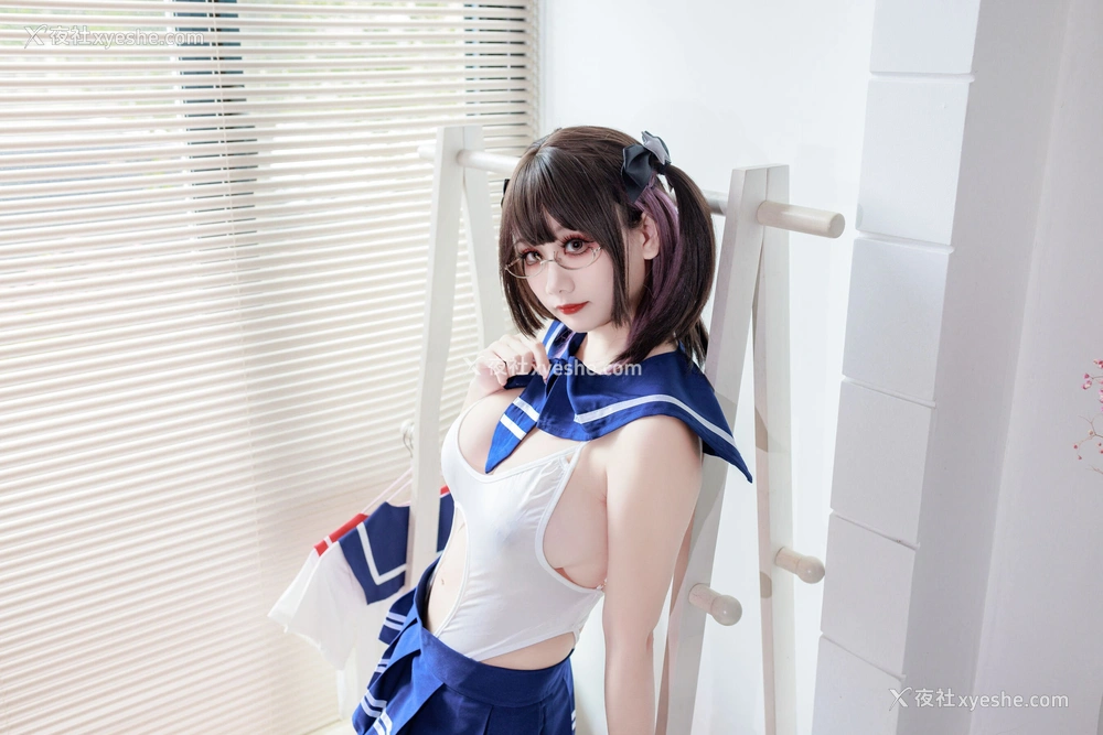 1P - 阿雪雪《连体水手服》