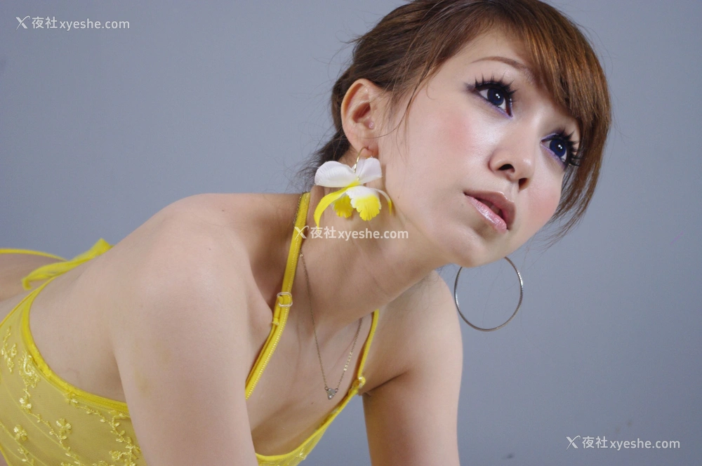 1P - 台模芸芸人体私拍套图
