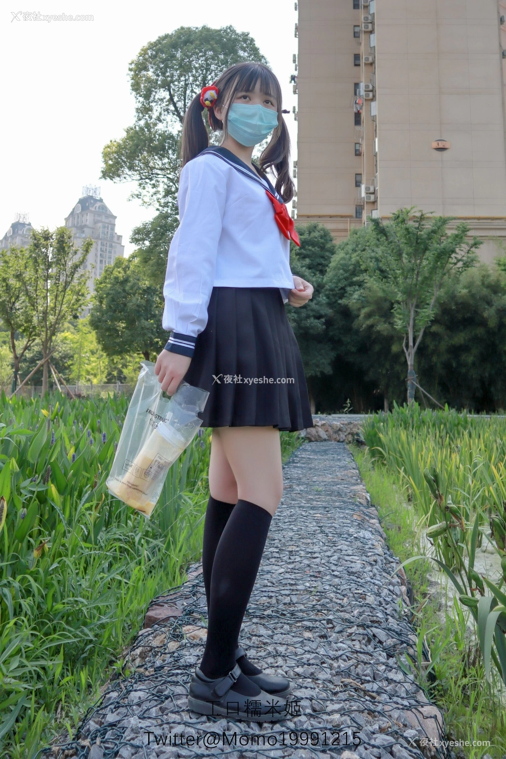 1P - 糯米姬《尾行露出》