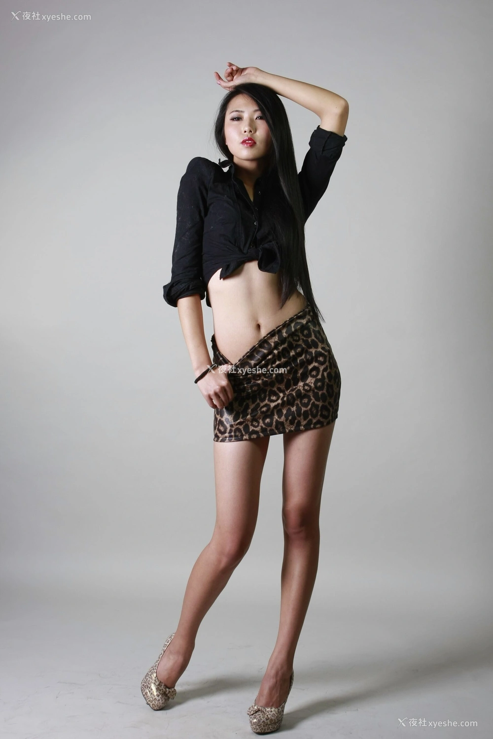 1P - 国模小美人体私拍套图