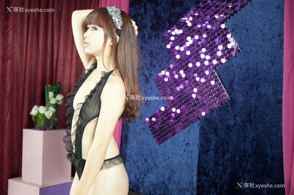 1P - 台模艾莉人体私拍套图