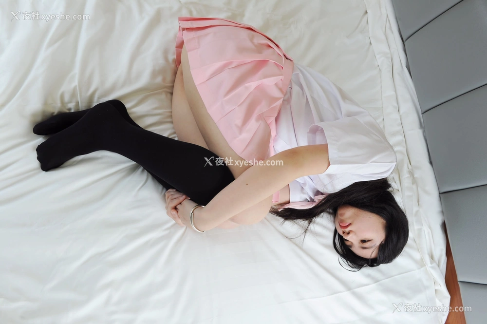 1P - 港模 Winky 大尺度人体私拍套图