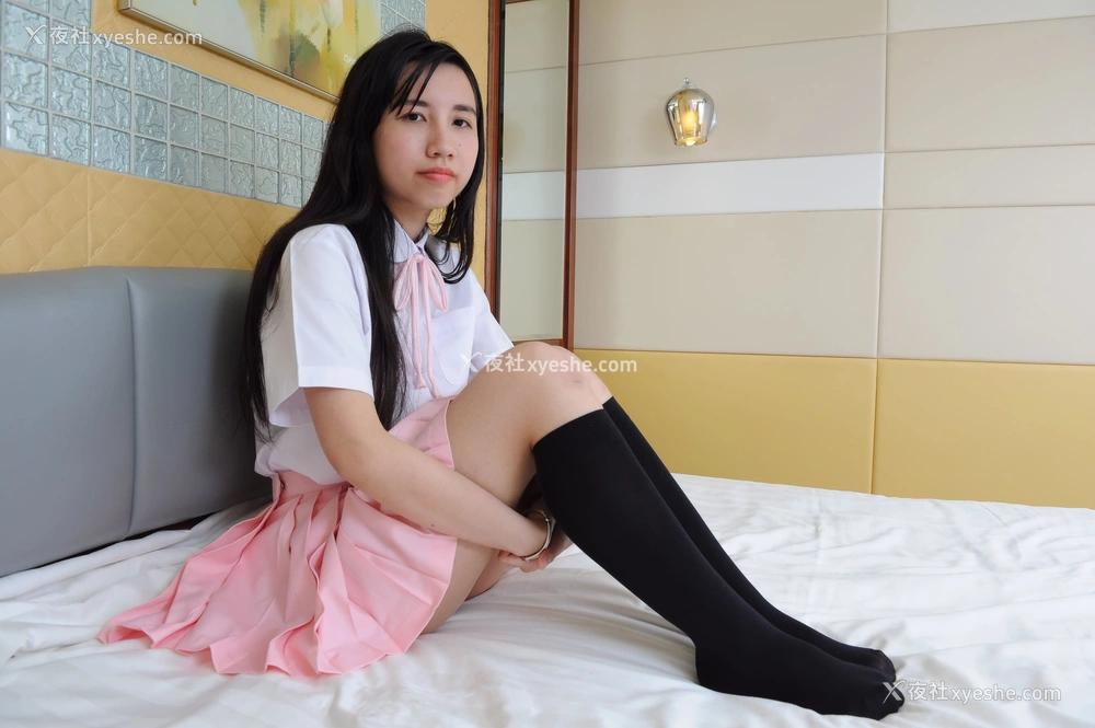 1P - 港模 Winky 大尺度人体私拍套图