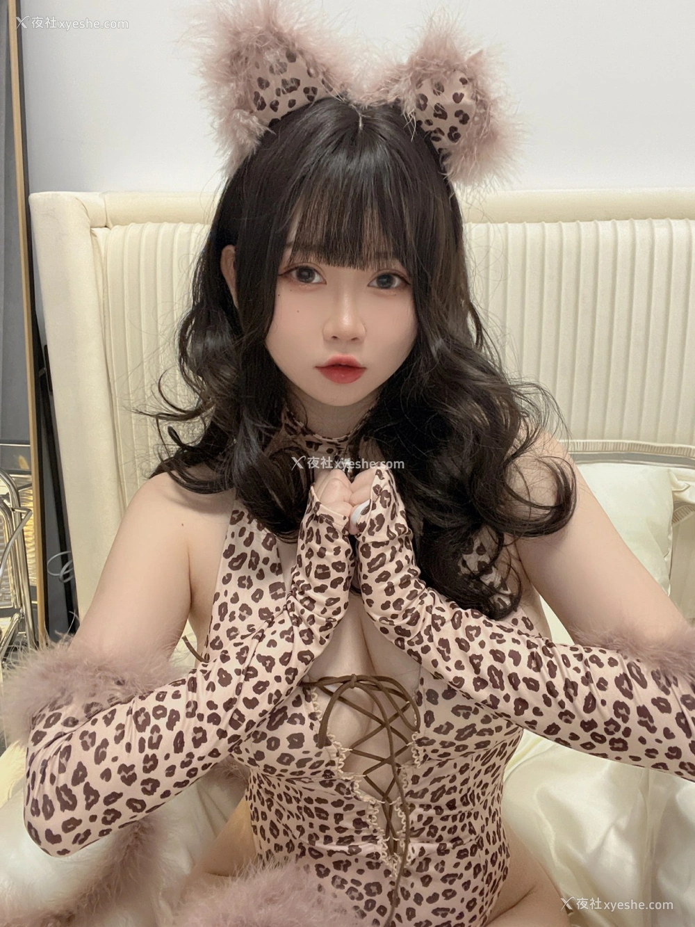 1P - 是依酱吖 – 豹女