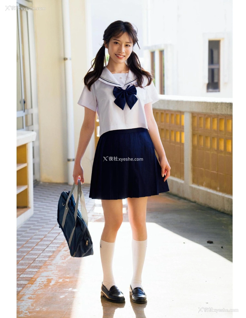 1P - 河北彩花《1st.Photobook》